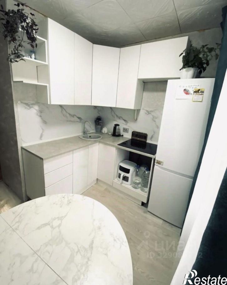 2-комн квартира улица Краностроителей, 12,  д. 12